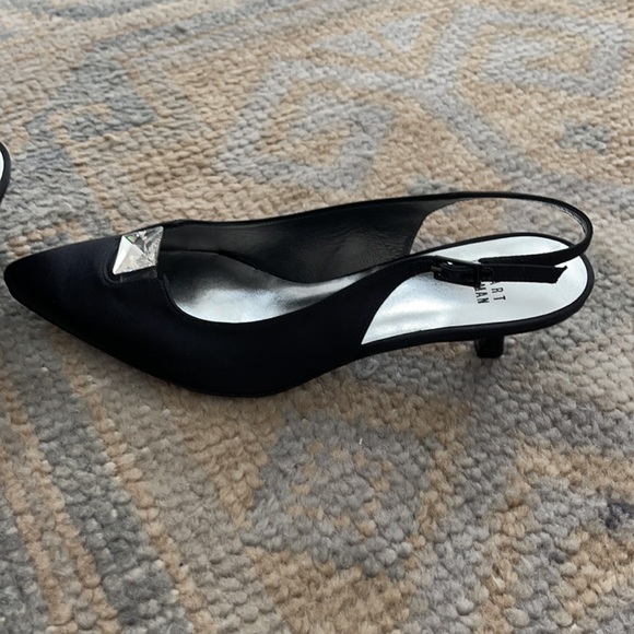 Beautiful brand new Stuart Weitzman satin shoe - Picture 2 of 5